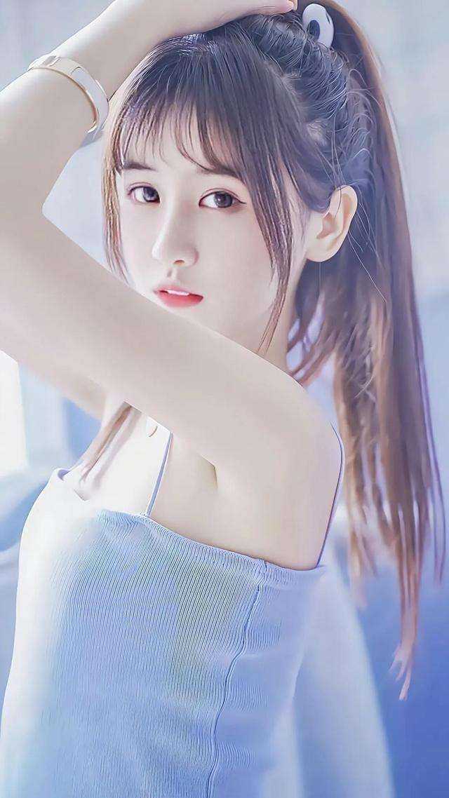 小说毕业发老婆，我成了前女友她爸爸