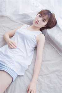 无弹窗穿成短命女配，她逆袭成团宠