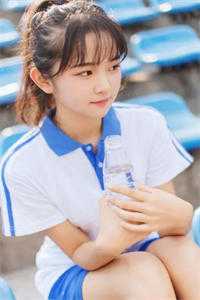 带着空间修炼后，她成了名门女将免费