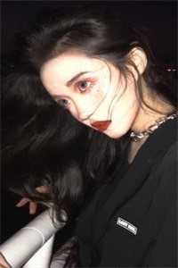 精品病弱美人在末世抽卡搞基建