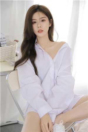 我是相府嫡出女，庶姐却成了皇后畅销小说