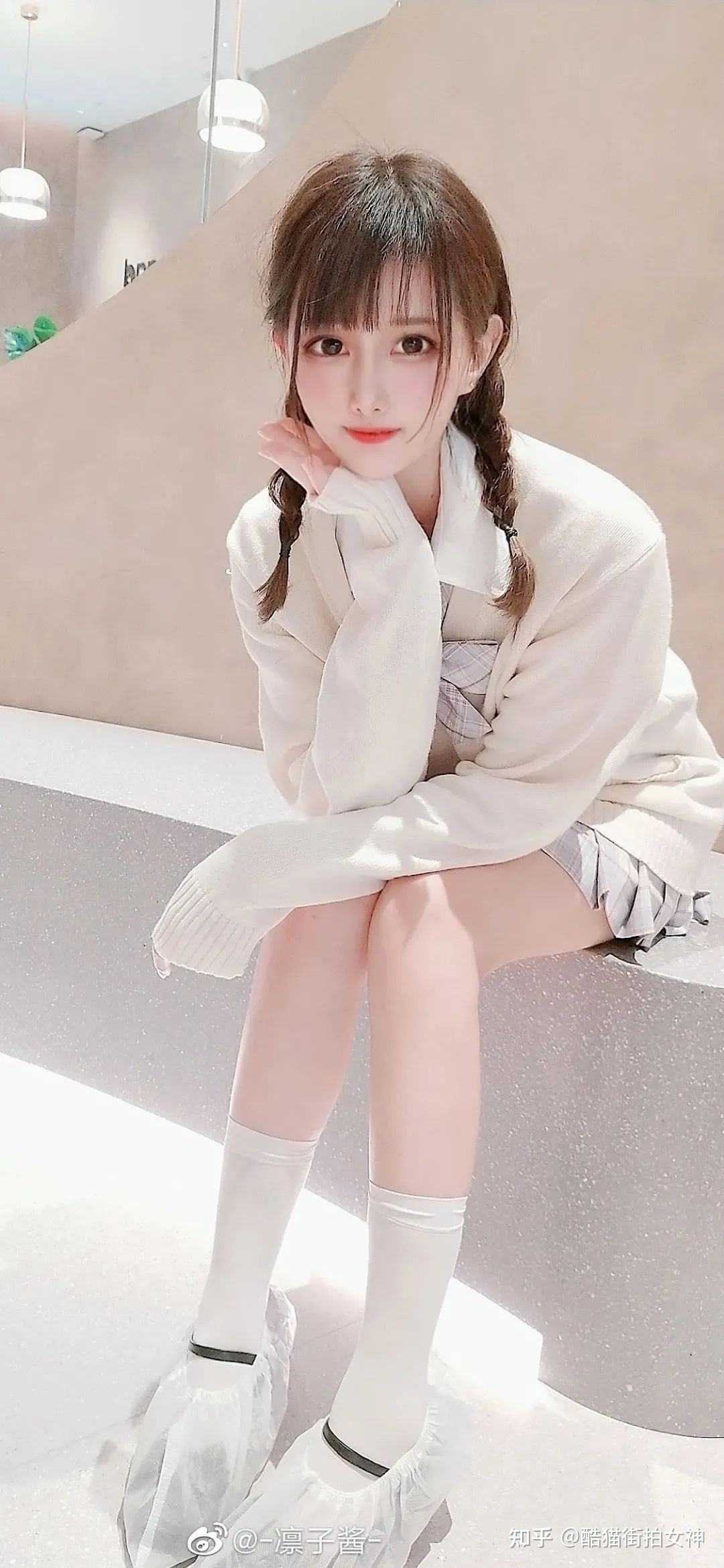 穿成炮灰小师妹，这药人她不当了！精选小说推荐