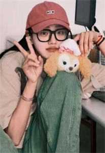 畅销书籍夫人才是真大佬，总裁甘愿做她裙下臣