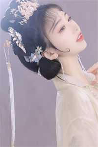 完整阅读重生后，贵妃她朝皇后娘娘下手了