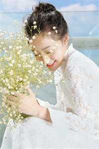 重生后闪婚首长，易孕军嫂养崽忙畅销巨著