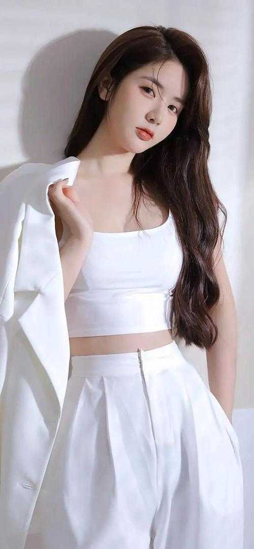 全文白月光降临，绿茶女主通通闪开