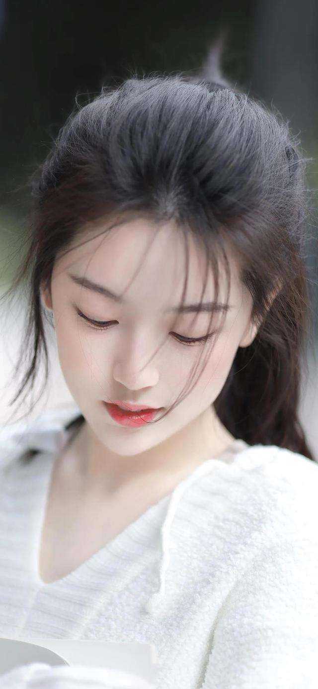 继承道观后，小道姑她主业算命