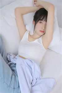 洞房花烛夜，世子他被迫圆房了