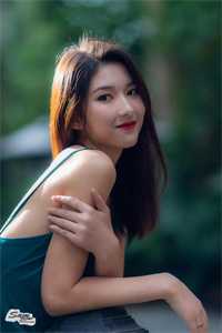 糊咖茶又媚,大佬私下哄着求亲亲又名什么小说