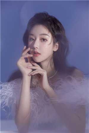 开局差点被吃？我反手劈晕暴食少年