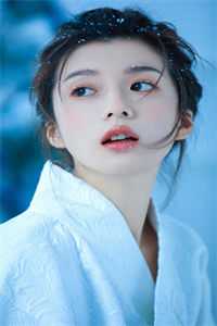 穿书后，娘娘她只想远离偏执暴君
