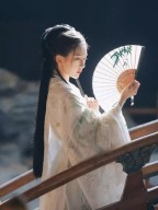 你别哭你还有我