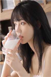 他吻的是她的墓碑
