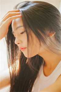 被富婆抛弃后，状元女儿跪求我回来
